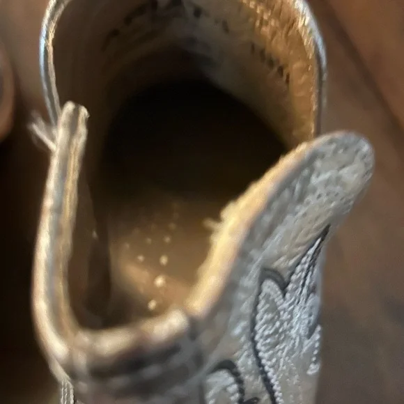 Ariat metallic silver western booties in excellent condition. - Picture 7 of 9
